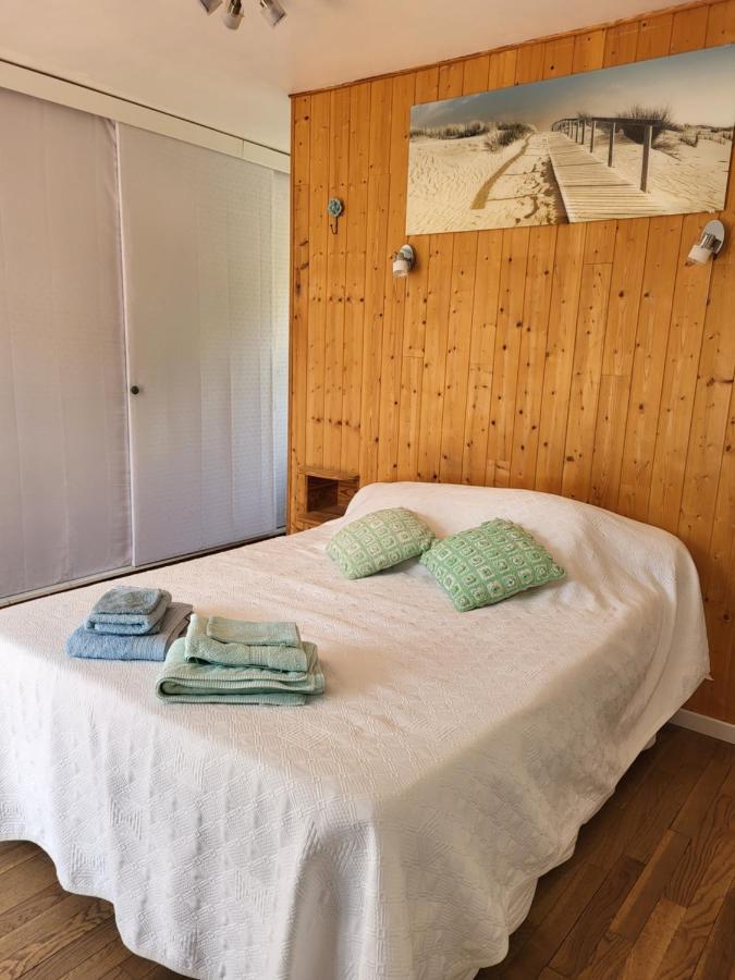 Chambre D'Hotes Le Chat Botte Espédaillac Exteriér fotografie