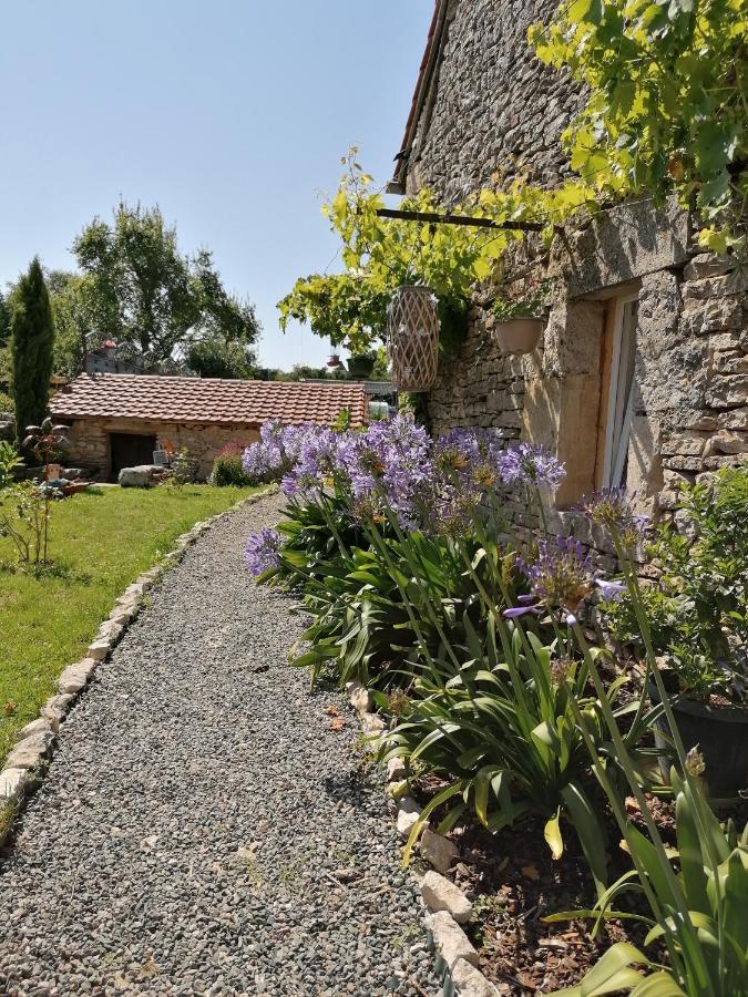 Chambre D'Hotes Le Chat Botte Espédaillac Exteriér fotografie